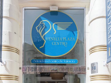 VALENCIA, İspanya - 14 Nisan 2022 Venecia Plaza Centro, Valencia 'nın merkezinde yer alan bir oteldir.