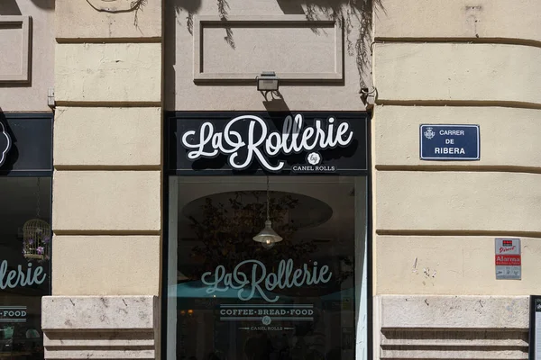 VALENCIA, İspanya - 14 Nisan 2022 Valencia şehir merkezindeki La Rollerie Restoranı