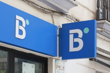 VALENCIA, İspanya - 22 Şubat 2022: B seyahat markası bir İspanyol seyahat acentesidir. Bacelo Grubu