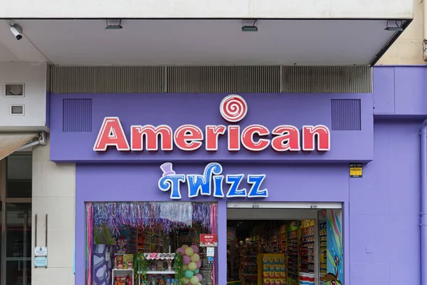 VALENCIA, İspanya - Nisan 07, 2022: Amerikalı Ayyaş, Valencia 'da yeni bir Amerikan şeker dükkanı.