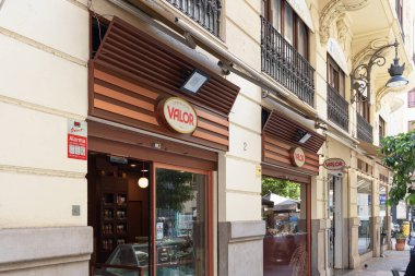 VALENCIA, İSPA - Mayıs 05, 2022: Çikolata Valor çikolata ürünleri üretmeye adanmış bir aile şirketidir.