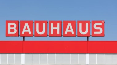 ALFAFAR, İspanya - Haziran 06, 2022: Bauhaus, Alman perakende satış zinciri.