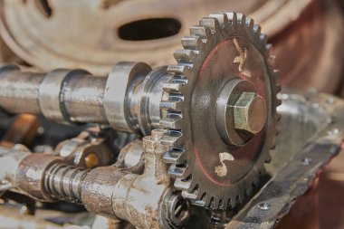 Sağ Kare Camshaft Sprocket ve Tepedeki Camshaft ve Araba Motorunun Kayalık Kolu
