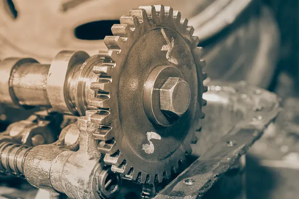 Merkez Çerçeve Siyah ve Beyaz Kammer Şaft ve Tepe Cammili ve Araba Motorunun Kayalık Kolu