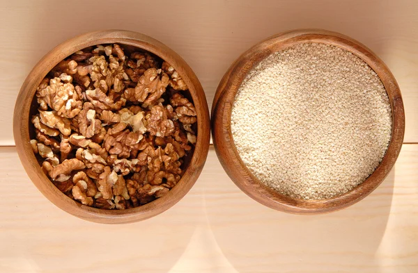 Sesame and walnut. — Stock Photo, Image