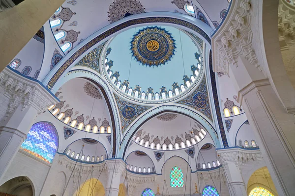Interior Dome Pillar Detail Grand Camlica Mosque Istanbul Turkey — Stock Fotó