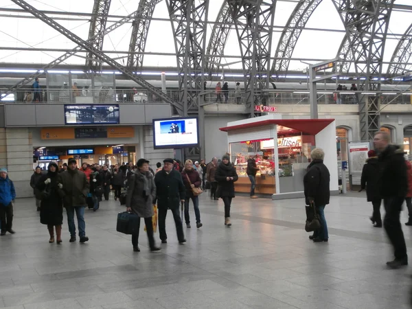 Dresden ana tren istasyonu, Almanya (2013-12-07) — Stok fotoğraf