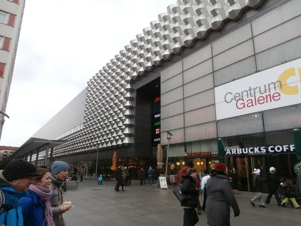 Einkaufszentrum centrum galerie in dresden, deutschland (2013-12-07) — Stockfoto