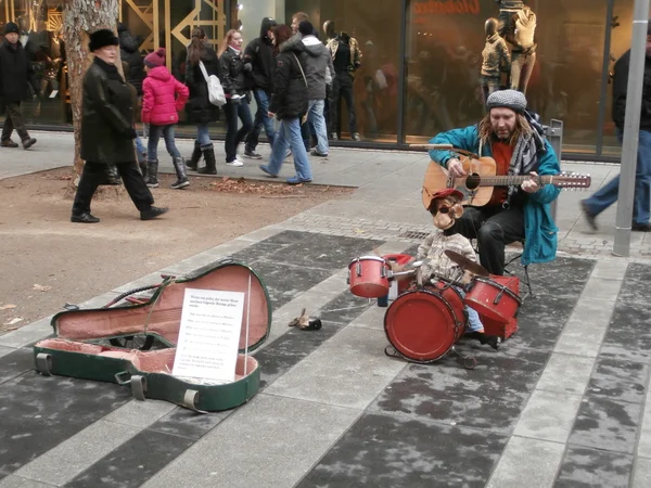 Multi-musician on street of Dresden, Germany (2013-12-07)