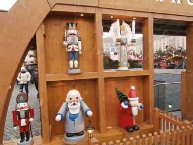 Dresden Noel piyasasında altmarkt, Almanya (2013-12-07)