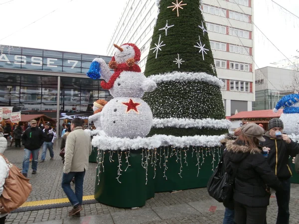 Різдвяний ярмарок у Дрездені на Альтмаркт, Німеччина (2013-12-07) — стокове фото