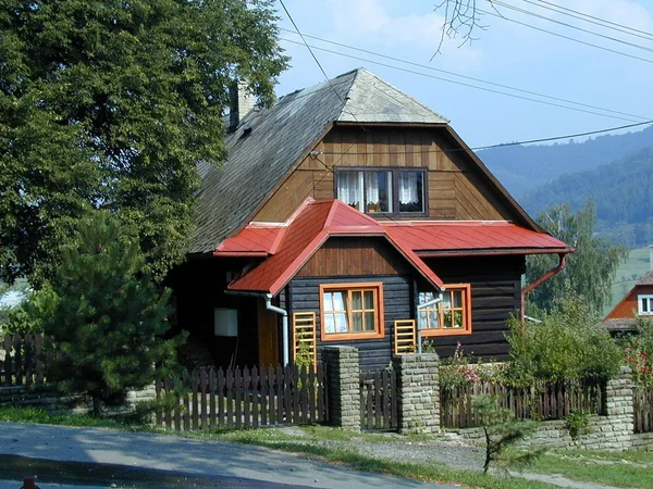 Huis in roznov pod radhostem, Tsjechië — Stockfoto