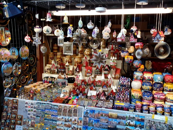 Christmas market stands on Vaclavske namesti (Wenceslas Square), Prague, Czech Republic (2013-12-16) — Stock Photo, Image