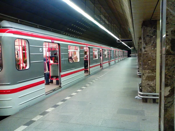 Metropolitana di Praga Metro Mustek, Repubblica Ceca (09 / 12 / 2013 ) — Foto Stock