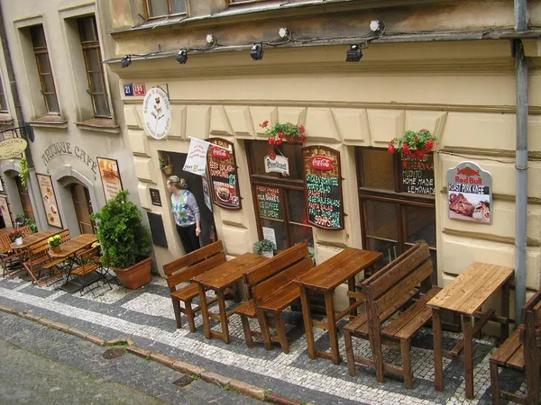 Small shops, Prague, Czech Republic (2013-06-03) — Stock Photo, Image