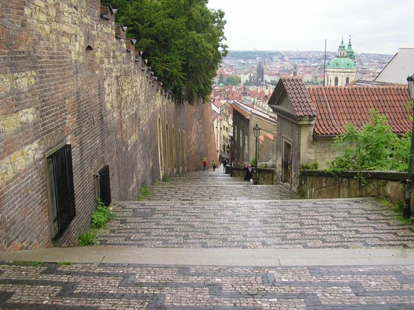 Starý hrad schody, Praha, Česká republika (2013-06-03) — Stock fotografie