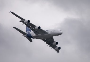 Airbus a380 üzerinde uçan