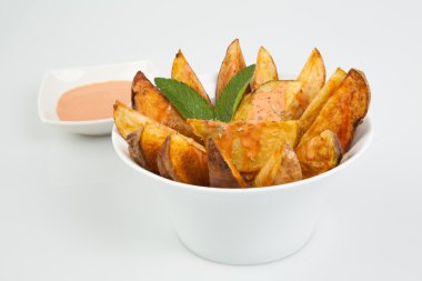 İspanyolca tapas. patatas bravas.