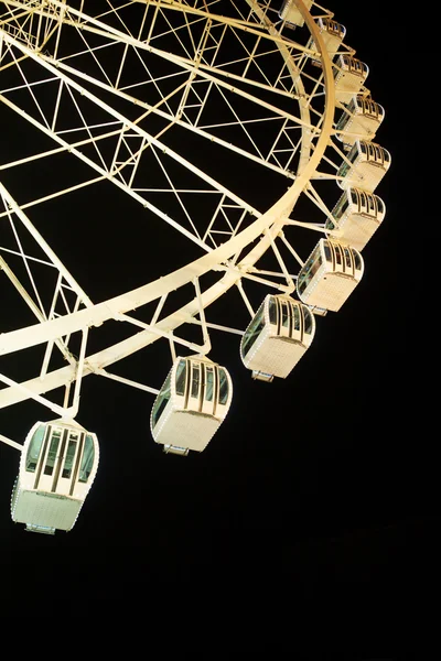 Roda gigante iluminada à noite. — Fotografia de Stock