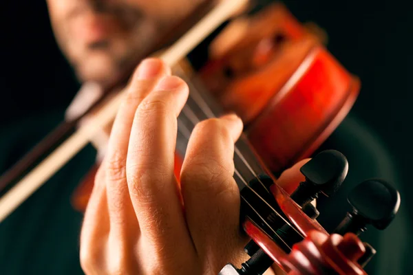 Close up hand of violinist playing. — Stock Photo, Image