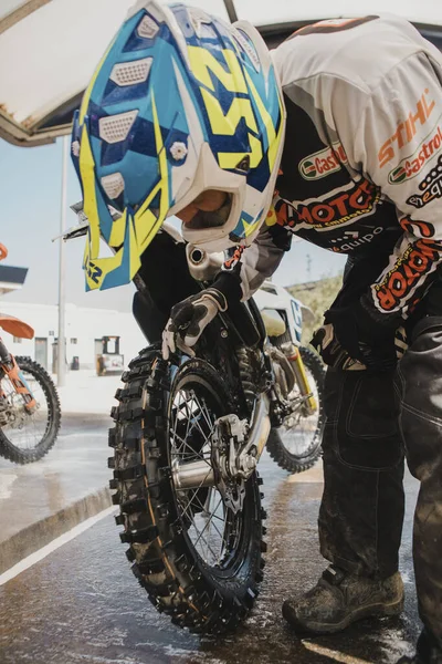 Almeria Spain May 5Th 2021 Motocross Rider Checking Rear Tyre — ストック写真