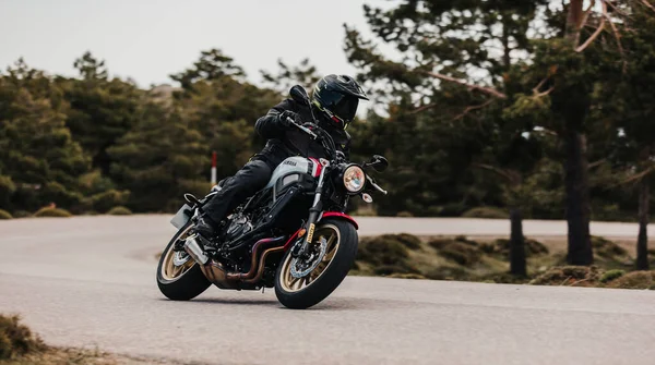 Calar Alto España Mayo 2021 Hombre Montando Una Motocicleta Yamaha —  Fotos de Stock