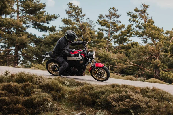 Calar Alto Espanha Maio 2021 Homem Montando Uma Motocicleta Yamaha — Fotografia de Stock