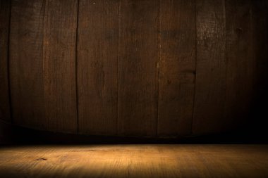 fıçının arka planı ve aşınmış eski ahşap masa