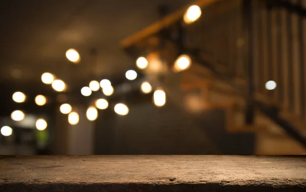 Leerer Dunkler Holztisch Vor Abstrakt Verschwommenem Bokeh Hintergrund Eines Restaurants — Stockfoto
