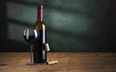 eski bir şarap mahzeni şarap varil