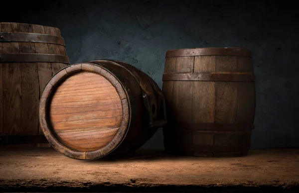 Glass of light beer on a dark pub. — Stock Photo, Image