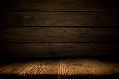 Çelik yüzük ile şarap için tahta fıçı. kırpma yolunu dahil.