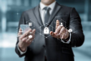 Sanal bilgisayar ekranındaki iş adamı sistem korumasını ifşa etti.