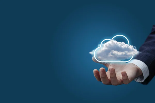 Uomo Affari Che Mostra Cloud Computing Sfondo Blu — Foto Stock
