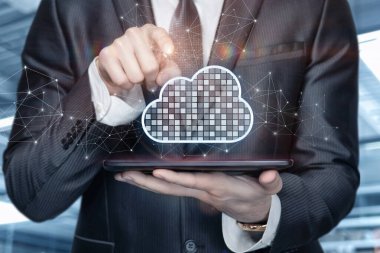 İş hayatında veri bulutları olan mobil cihazlar üzerinde çalışma kavramı.