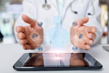 Hastanın iç organlarının tedavisinde modern teknolojiler kavramı.