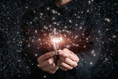 2023 'te yeni iş teknolojisi ve yenilikçi fikirler kavramı.