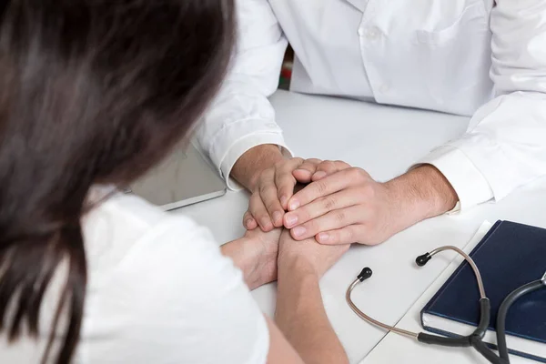 Concept Patient Support Health Workers Doctor Supporting Female Patient Table —  Fotos de Stock