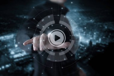 Bir video gösteriminin başlangıcı ya da bir projenin başlangıcı.