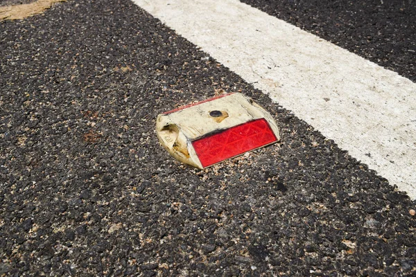 Metal Road Stud Red Reflector Asphalt Road White Painted Lane — Foto Stock