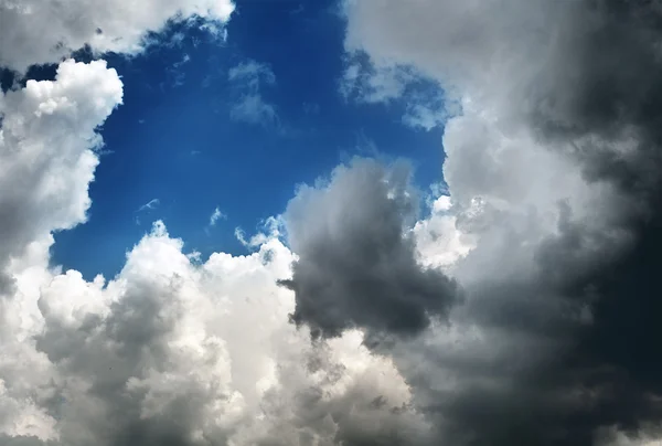 Stürmischer Himmel — Stockfoto