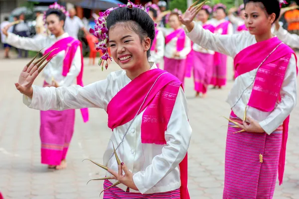 Smile of thai dancing girl — Stock Photo, Image