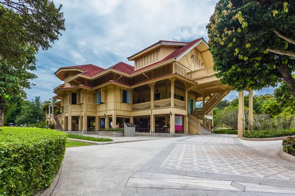 Casa tailandesa de estilo tradicional en Chiangmai, Tailandia —  Fotos de Stock