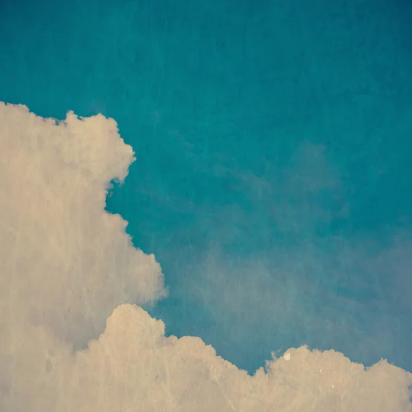 Tiefblauer Himmel und Wolken Nahaufnahme — Stockfoto