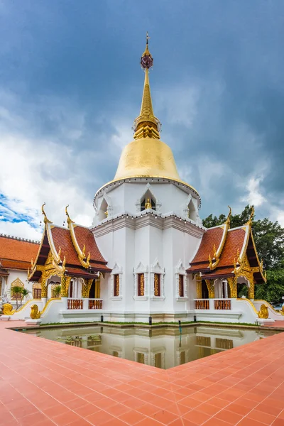 Wat pha dara bhi rom Templo localizado na parte ocidental do o — Fotografia de Stock