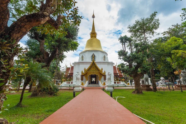 Wat pha dara bhi rom 寺位于西部的 o — 图库照片