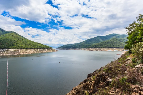 Barragem de Phumiphol em Tak, Tailândia — Fotografia de Stock