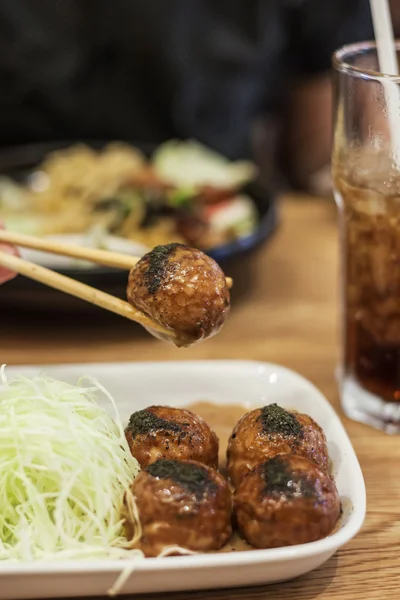 Japon yemeği yiyecek, kan ve sığır eti kapat