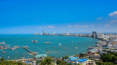 Bina ve gökdelenler Pattaya deniz manzarası