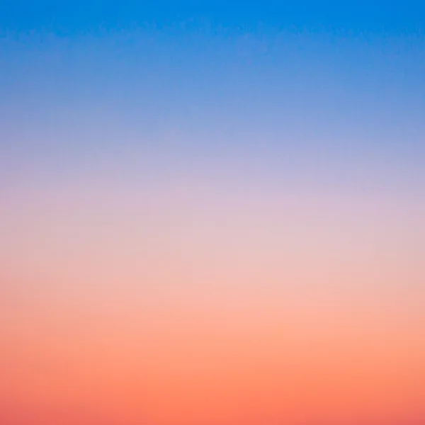 Чисте небо захід сонця і красивий захід сонця — стокове фото